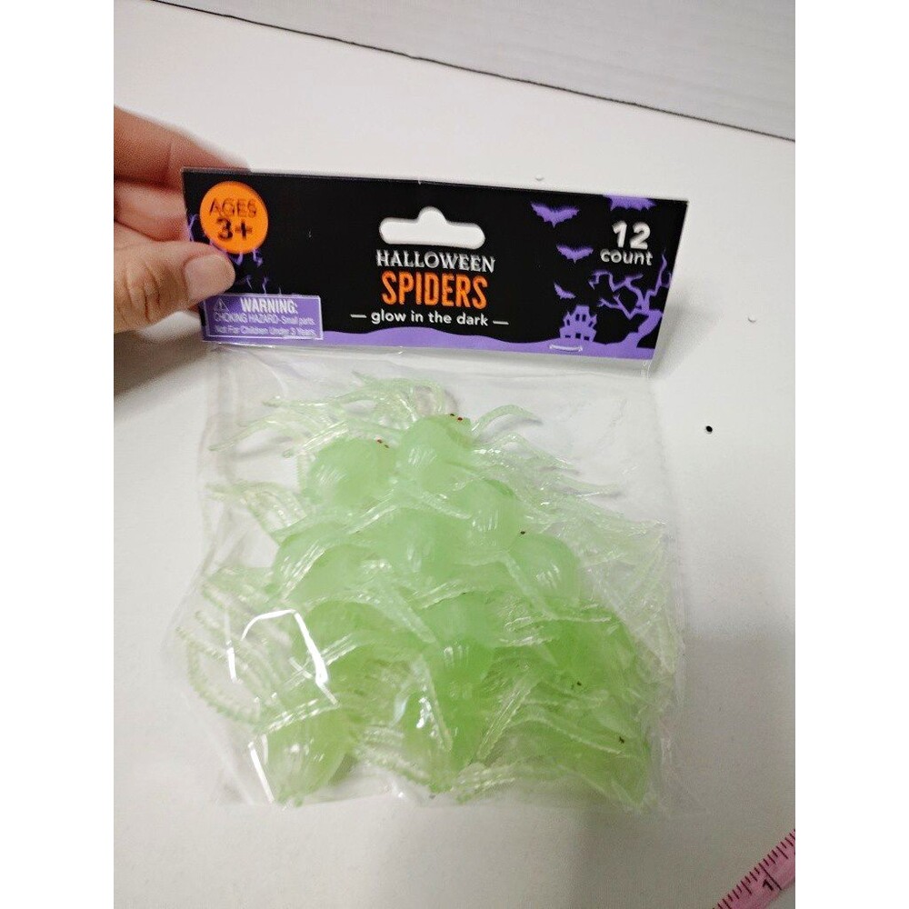Halloween Spiders Glow in the Dark Party Favors 12 Count Green Plastic Kids